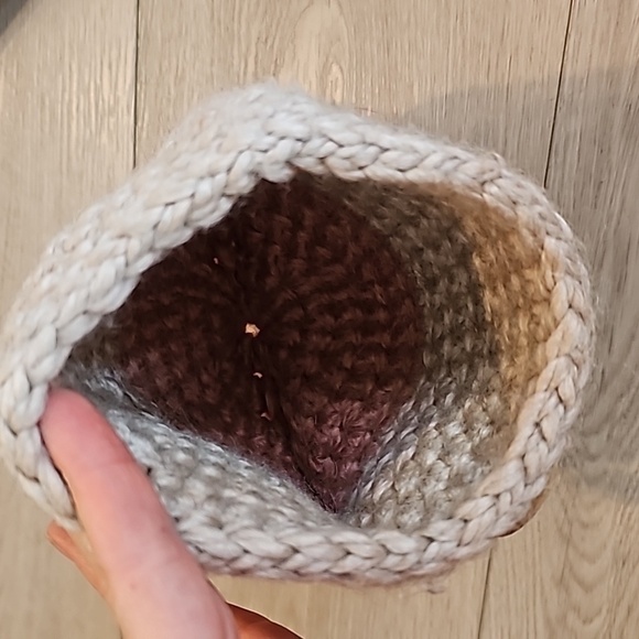 Hand Knit PomPom Toque - Picture 6 of 8